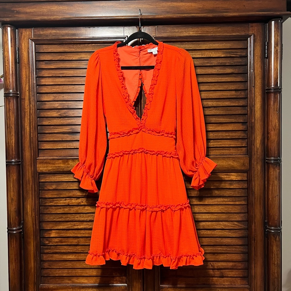FAVLUX Tiered Ruffle Coral Mini Dress. Long Sleeves Open Back Deep V Neck Sz S